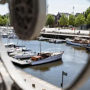 https://nouveau-charmant-pied-terre-vue-imprenable-sur-le-port.inbrittany.com