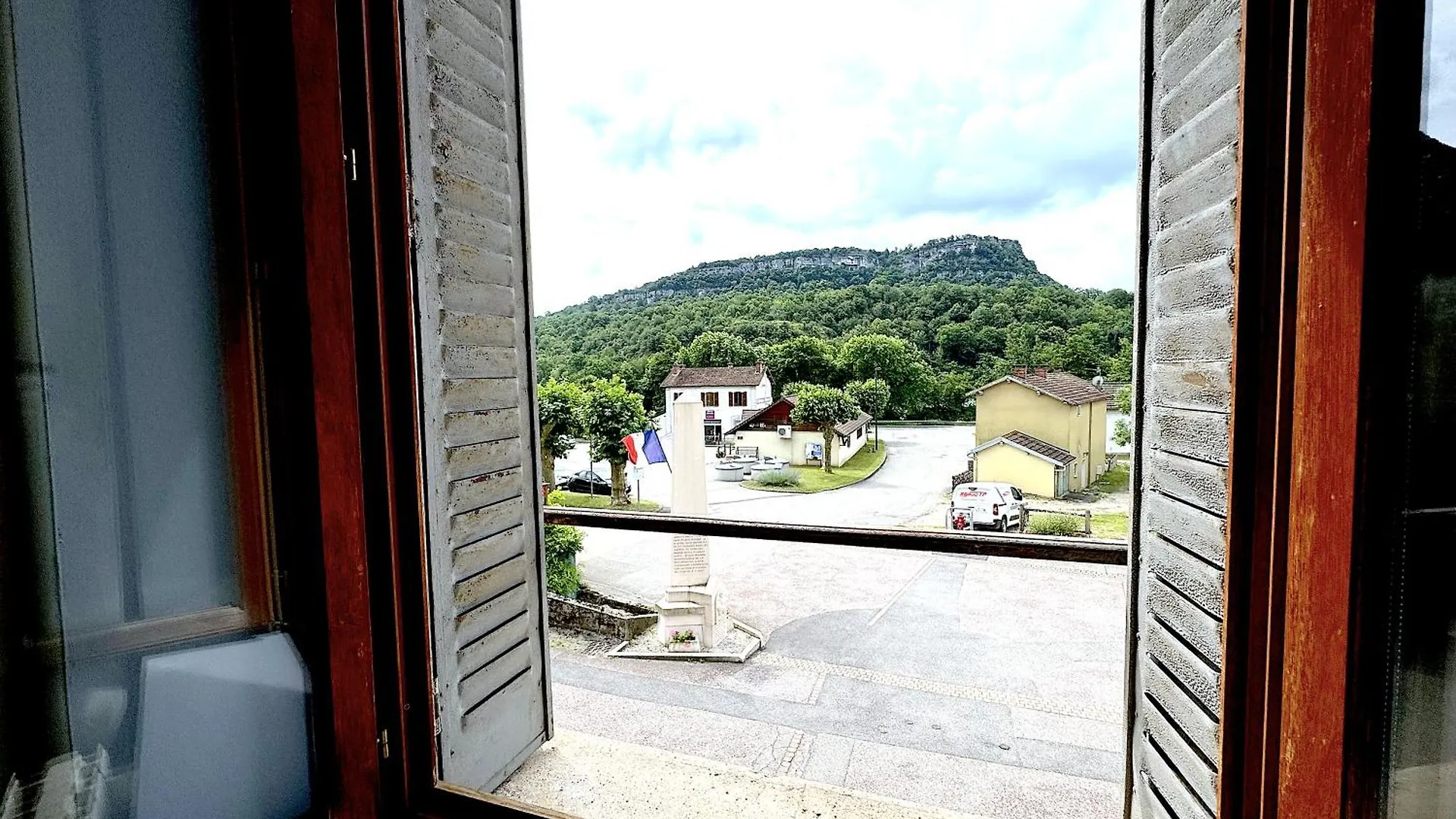 Apartment La Viarhona A Bregnier-Cordon France
